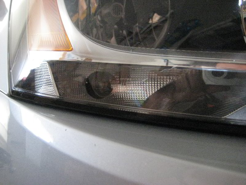 VW-Jetta-Headlight-Bulbs-Replacement-Guide-012
