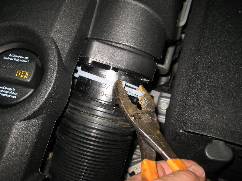 VW-Jetta-I5-Engine-Air-Filter-Replacement-Guide-004