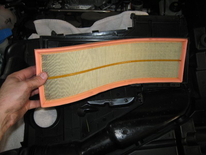 VW-Jetta-I5-Engine-Air-Filter-Replacement-Guide-020