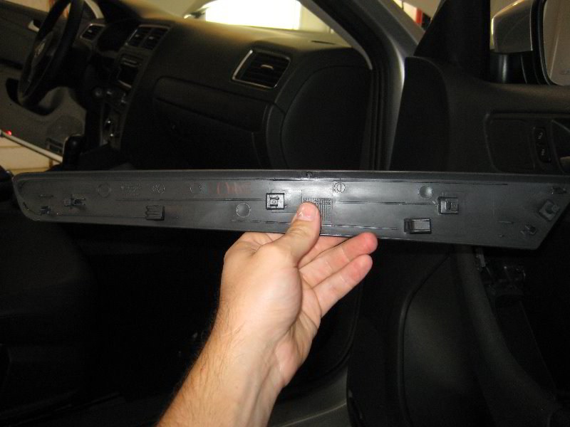 VW-Jetta-Interior-Door-Panel-Speaker-Replacement-Guide-022