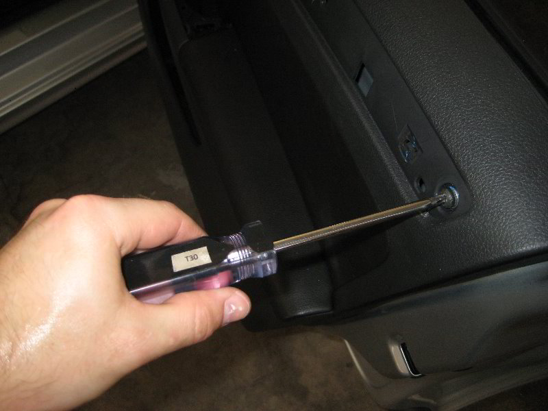 VW-Jetta-Interior-Door-Panel-Speaker-Replacement-Guide-023