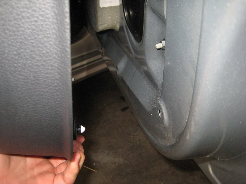 VW-Jetta-Interior-Door-Panel-Speaker-Replacement-Guide-027