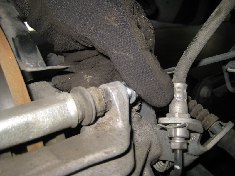 VW-Jetta-Rear-Disc-Brake-Pads-Replacement-Guide-010