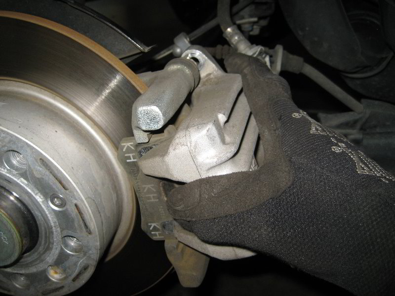 VW-Jetta-Rear-Disc-Brake-Pads-Replacement-Guide-013