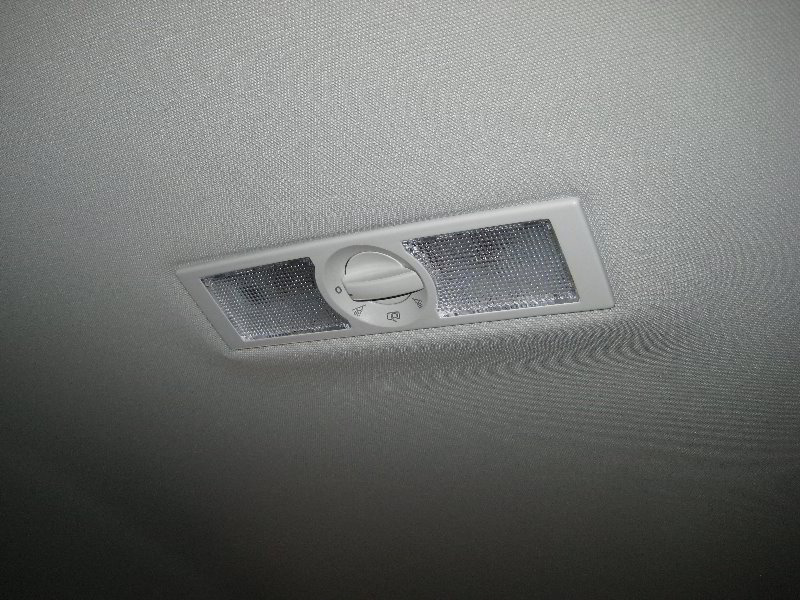 VW-Jetta-Rear-Passenger-Reading-Light-Bulbs-Replacement-Guide-001