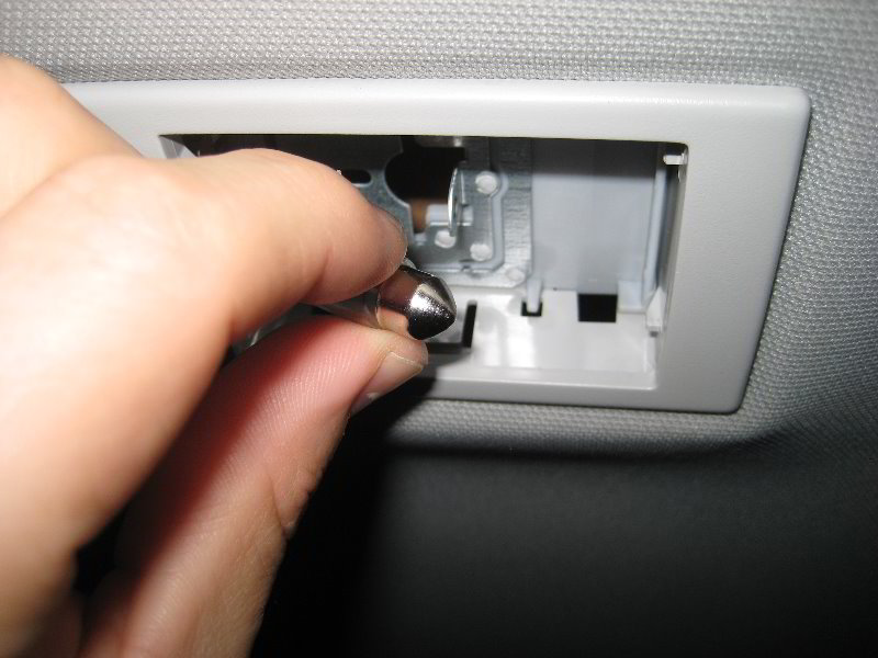 VW-Jetta-Rear-Passenger-Reading-Light-Bulbs-Replacement-Guide-005