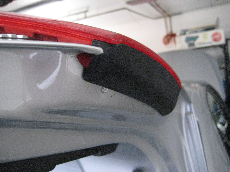 VW-Jetta-Tail-Light-Bulbs-Replacement-Guide-040