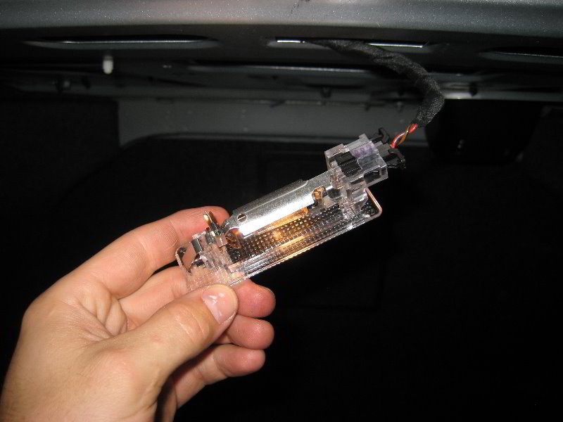 VW-Jetta-Trunk-Light-Bulb-Replacement-Guide-003
