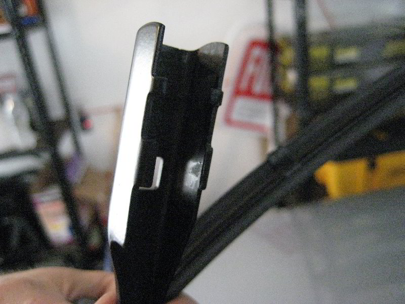 VWJettaWindshieldWiperBladesReplacementGuide007