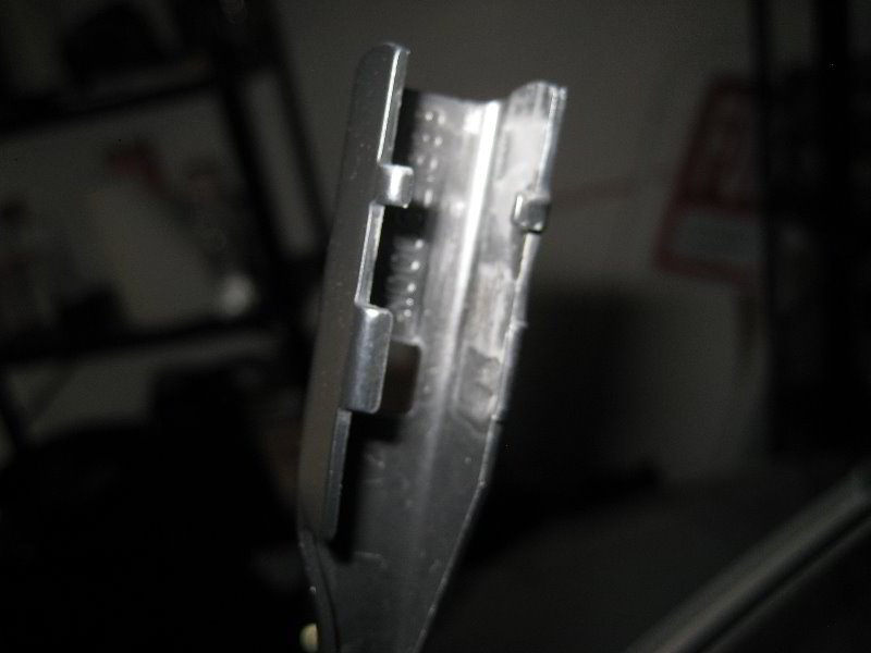 VWJettaWindshieldWiperBladesReplacementGuide008