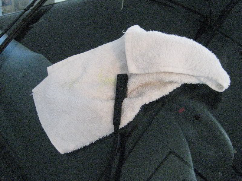 VW-Jetta-Windshield-Wiper-Blades-Replacement-Guide-009