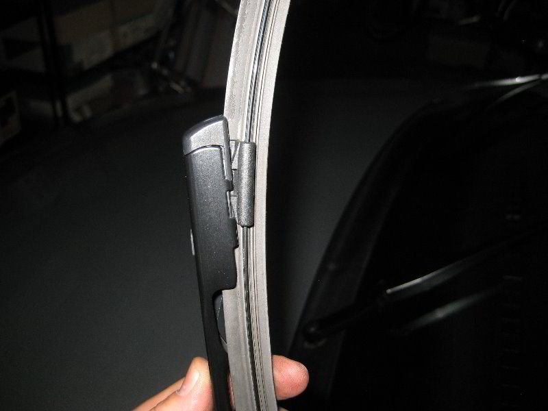 VWJettaWindshieldWiperBladesReplacementGuide014
