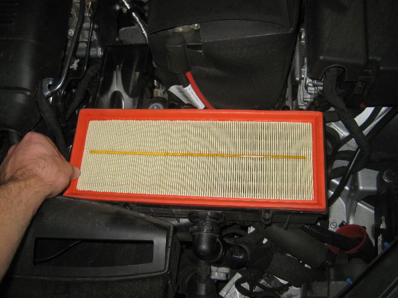 2012-2015-VW-Passat-Engine-Air-Filter-Replacement-Guide-018