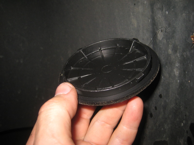 2012-2015-VW-Passat-Headlight-Bulbs-Replacement-Guide-051