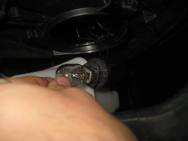 2012-2015-VW-Passat-Headlight-Bulbs-Replacement-Guide-055