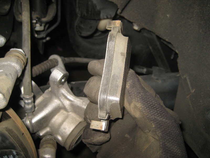 20122015VWPassatRearDiscBrakePadsReplacementGuide023