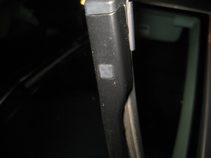 20122015VWPassatWindshieldWindowWiperBladesReplacementGuide006