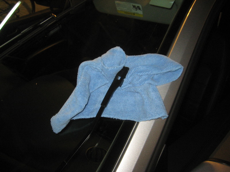 2012-2015-VW-Passat-Windshield-Window-Wiper-Blades-Replacement-Guide-009