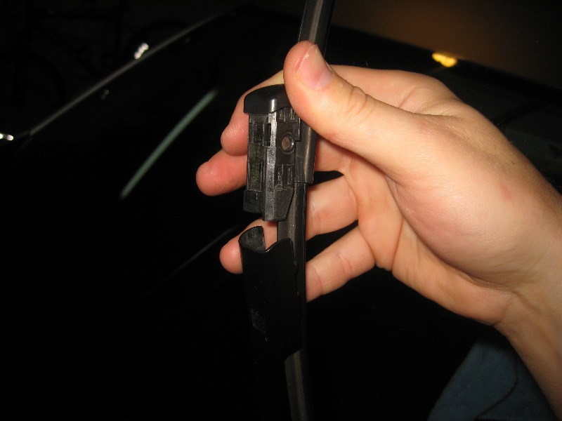 2012-2015-VW-Passat-Windshield-Window-Wiper-Blades-Replacement-Guide-010