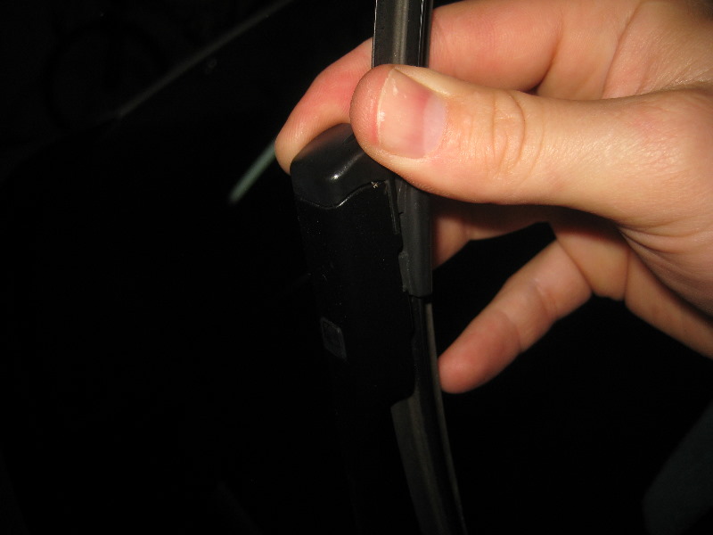 20122015VWPassatWindshieldWindowWiperBladesReplacementGuide011
