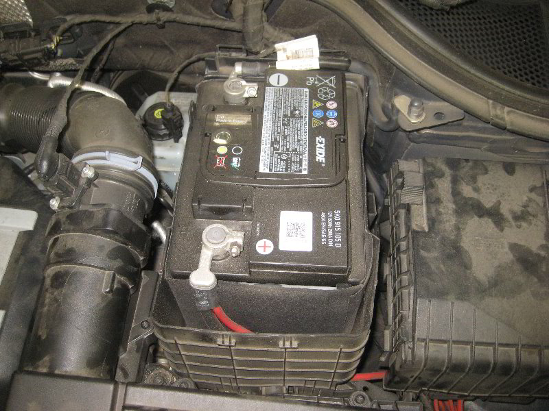 VW-Tiguan-12V-Automotive-Battery-Replacement-Guide-006