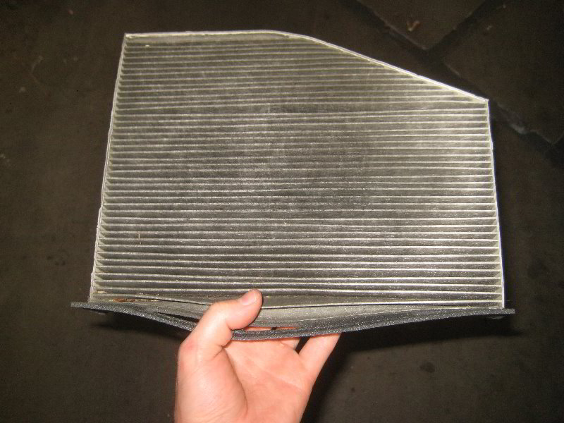 VW-Tiguan-Cabin-Air-Filter-Replacement-Guide-016