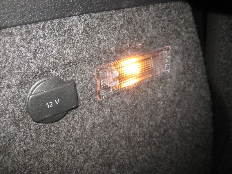VW-Tiguan-Cargo-Area-Light-Bulb-Replacement-Guide-013