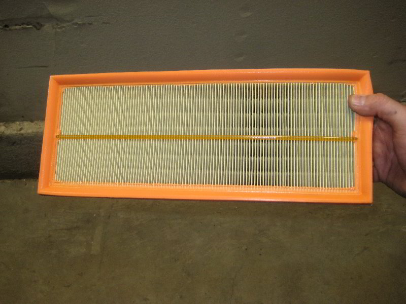 VW-Tiguan-Engine-Air-Filter-Replacement-Guide-013