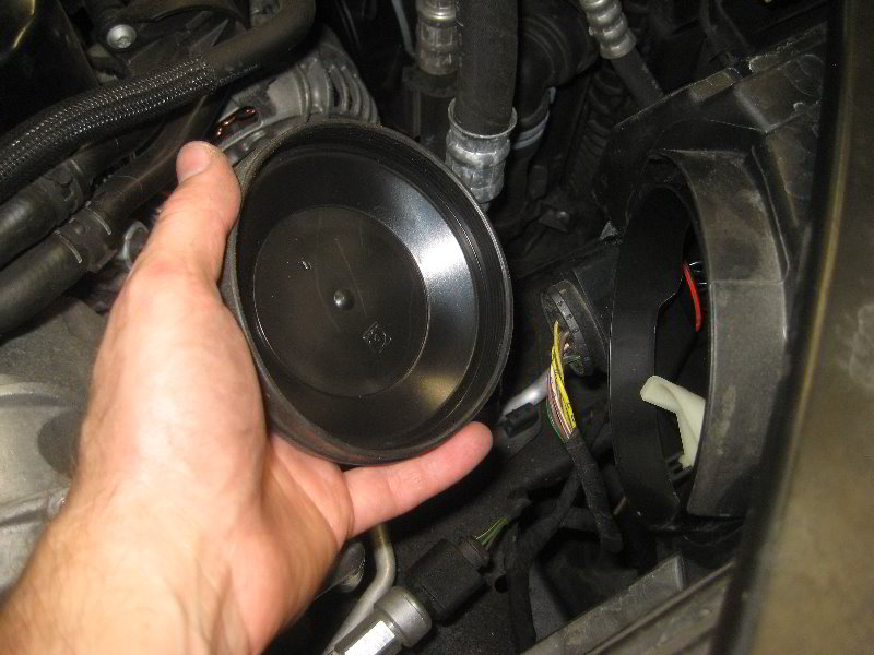 VW-Tiguan-Headlight-Bulbs-Replacement-Guide-020
