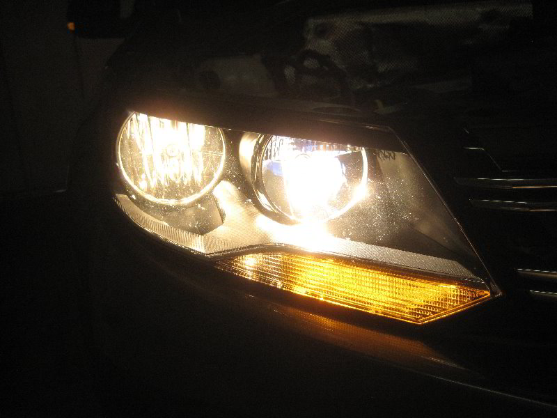 VW-Tiguan-Headlight-Bulbs-Replacement-Guide-051