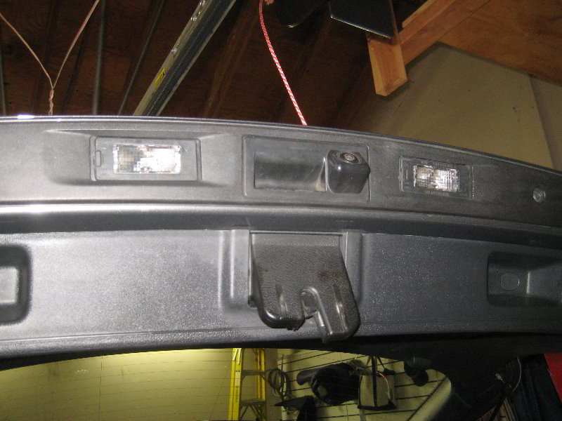 VW-Tiguan-License-Plate-Light-Bulbs-Replacement-Guide-003