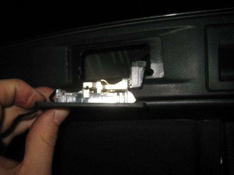 VW-Tiguan-License-Plate-Light-Bulbs-Replacement-Guide-018