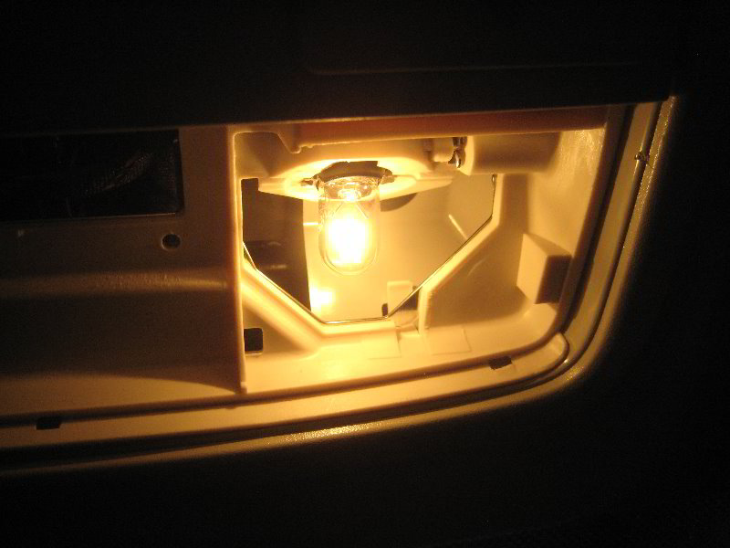 VW-Tiguan-Map-Light-Bulbs-Replacement-Guide-014
