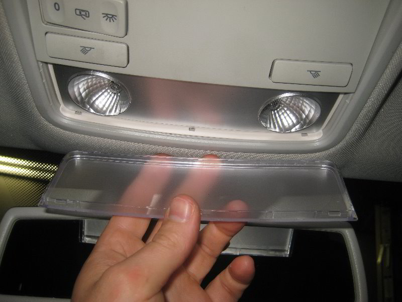 VW-Tiguan-Map-Light-Bulbs-Replacement-Guide-017