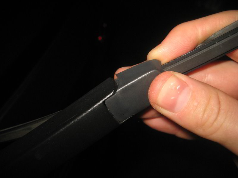 VWTiguanRearWindowWiperBladeReplacementGuide003