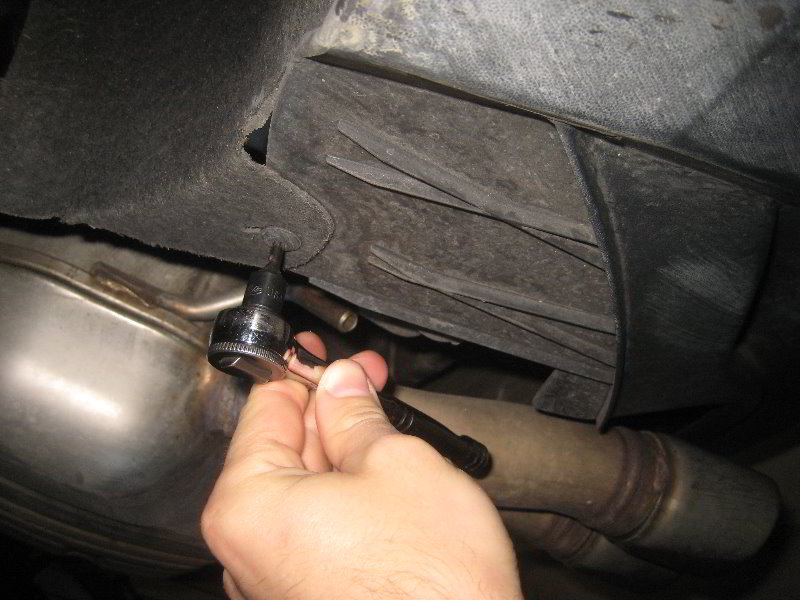 VW-Tiguan-Reverse-Light-Bulbs-Replacement-Guide-009