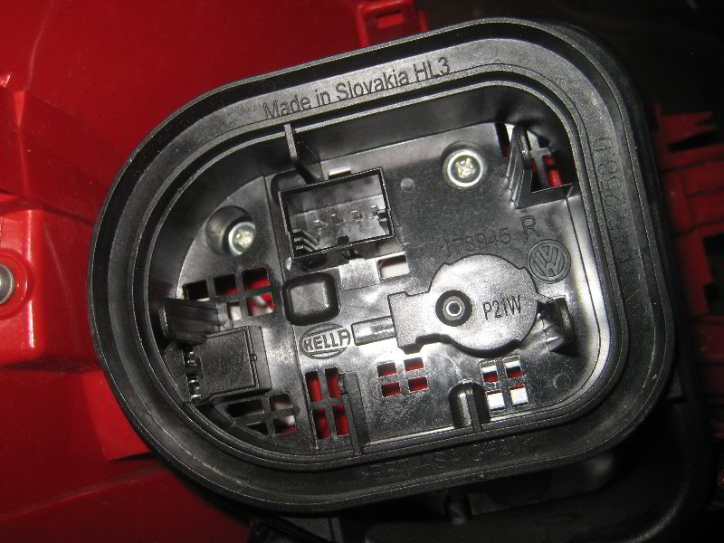 VW-Tiguan-Tail-Light-Bulbs-Replacement-Guide-026