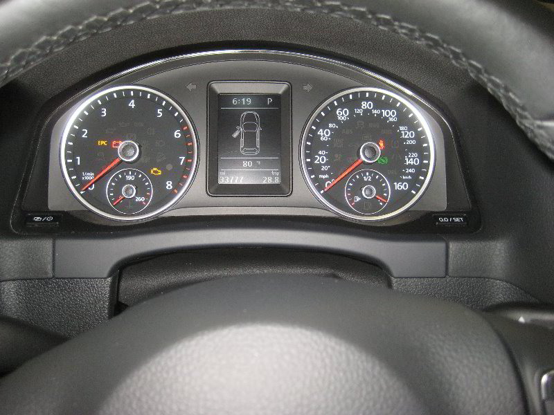 VWTiguanWindshieldWindowWiperBladesReplacementGuide002