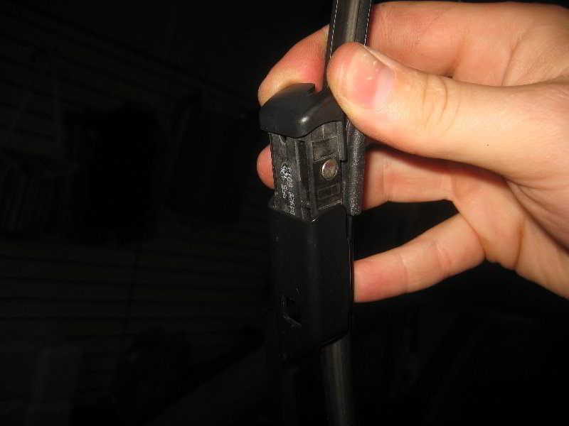 VWTiguanWindshieldWindowWiperBladesReplacementGuide012