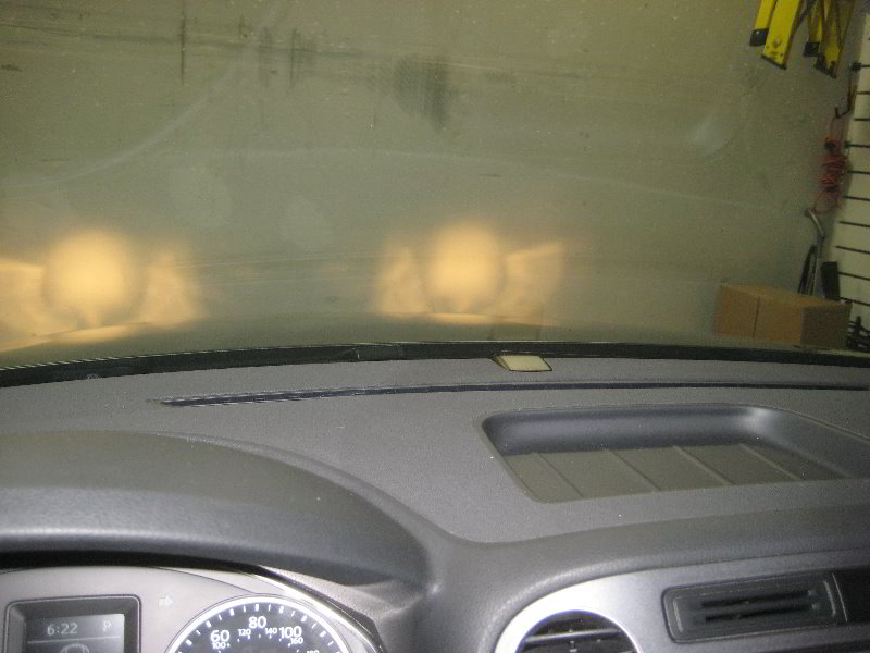 VWTiguanWindshieldWindowWiperBladesReplacementGuide018