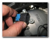 Volvo-XC60-Headlight-Bulbs-Replacement-Guide-020