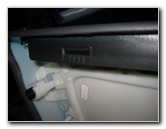 Volvo-XC60-Interior-Door-Panel-Removal-Guide-017