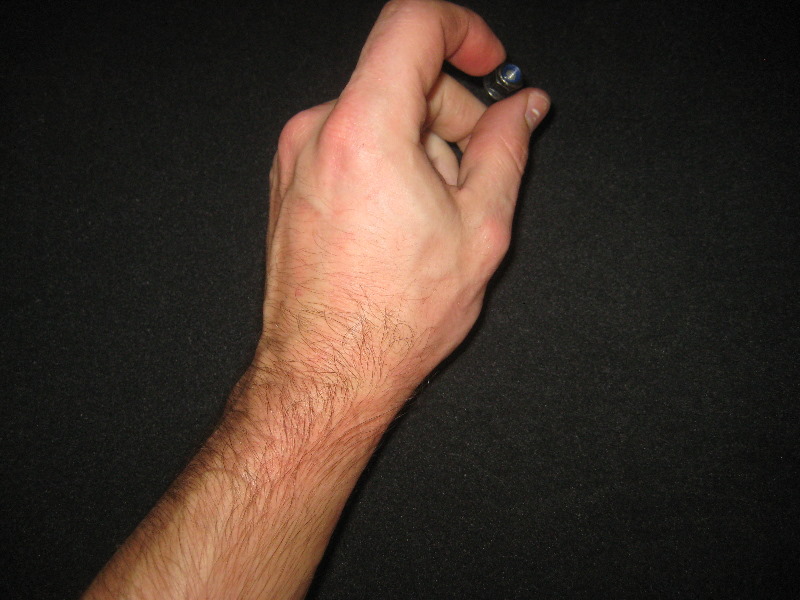 Volvo-XC60-Rear-Turn-Signal-Tail-Light-Bulbs-Replacement-Guide-017