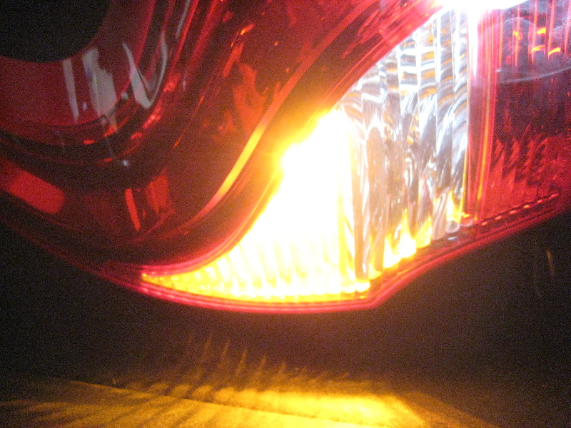 Volvo-XC60-Rear-Turn-Signal-Tail-Light-Bulbs-Replacement-Guide-055