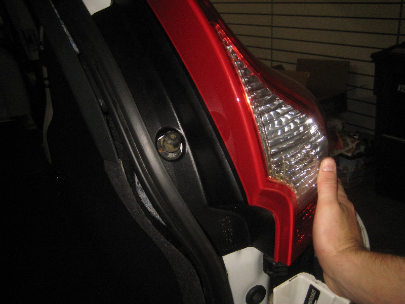 VolvoXC60RearTurnSignalTailLightBulbsReplacementGuide060