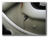 Volvo-XC60-Rear-Turn-Signal-Tail-Light-Bulbs-Replacement-Guide-004