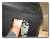 Volvo-XC60-Rear-Turn-Signal-Tail-Light-Bulbs-Replacement-Guide-016