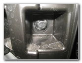 Volvo-XC60-Rear-Turn-Signal-Tail-Light-Bulbs-Replacement-Guide-034