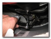 Volvo-XC60-Rear-Turn-Signal-Tail-Light-Bulbs-Replacement-Guide-035