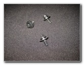 Volvo-XC60-Rear-Turn-Signal-Tail-Light-Bulbs-Replacement-Guide-036